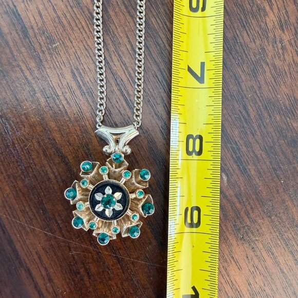 Vintage Stunning Coro Emerald Green Rhinestone Flower Necklace - Picture 4 of 9